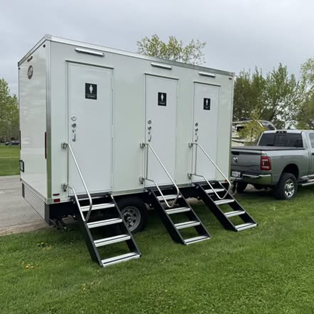 Outdoor 3-Rooms Mobile Toilet  - огляд і ціна Outdoor Camping Showers